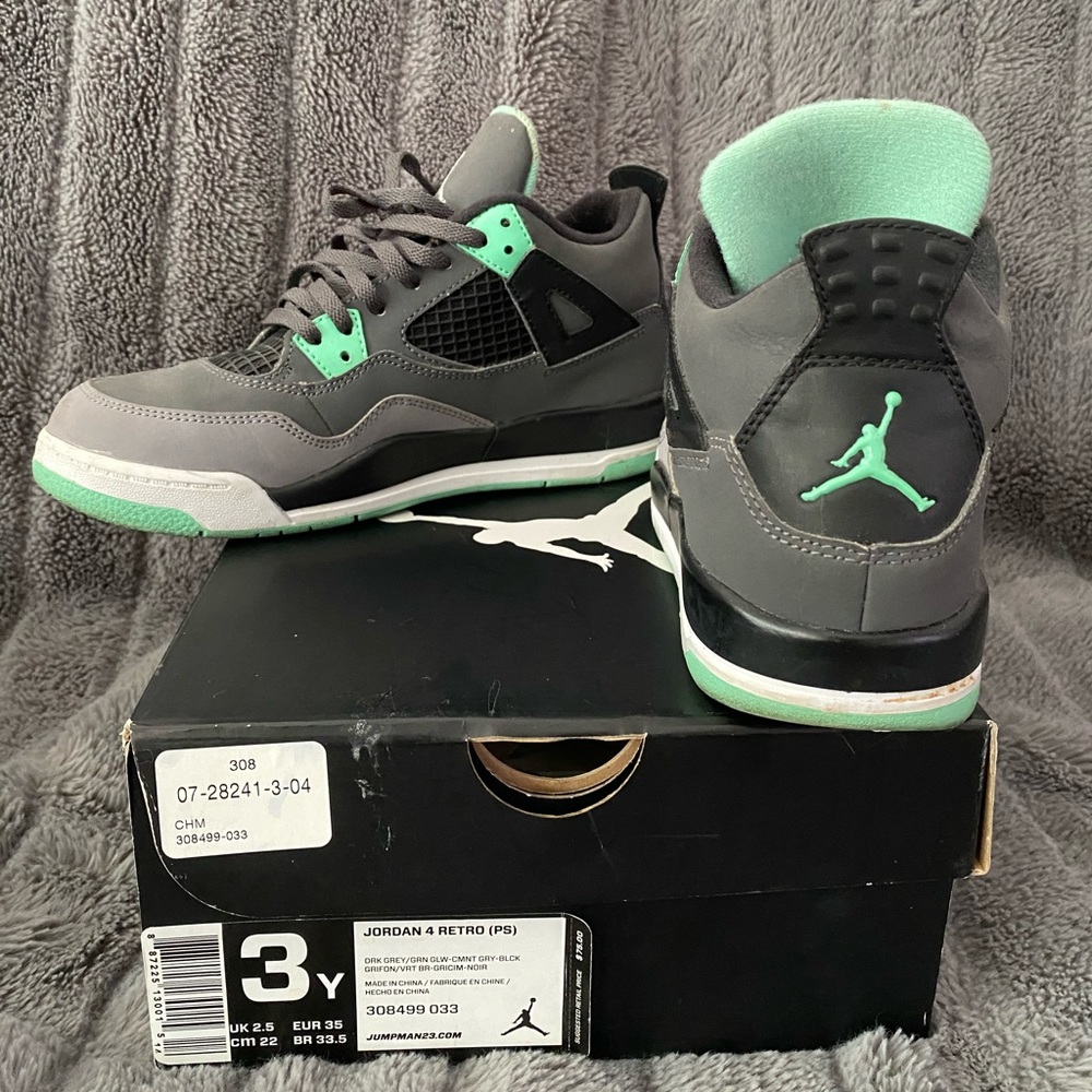 Air Jordan 4 Retro Green Glows